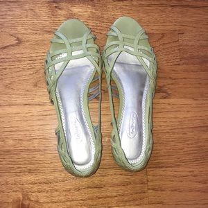 Green Talbots open toe strappy flats size 8